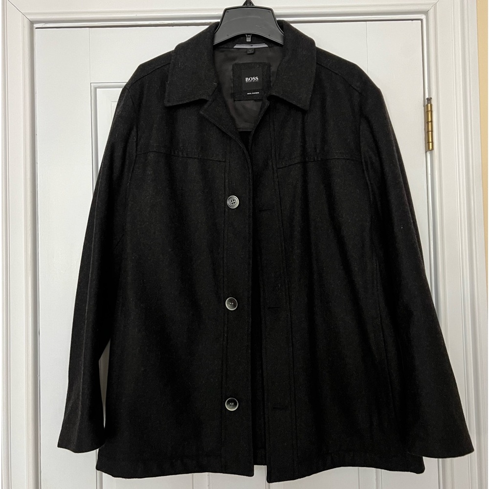 Hugo Boss charcoal gray men’s lightweight pea coat, size 42 regular.